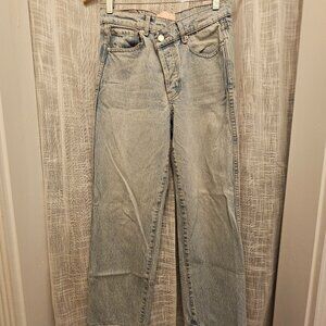 REVICE Asymmetrical light wash straight leg jean